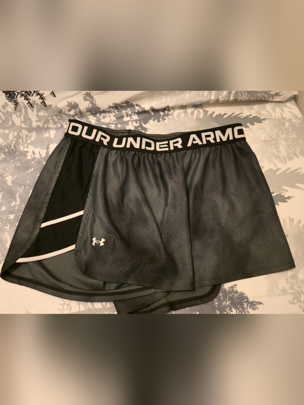 Women's Under Armour Loose Sports Shorts with Stretch Waistband Lightweight